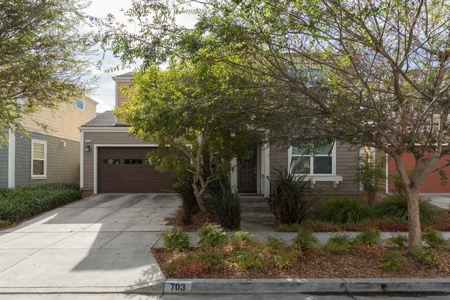 701 Wood Sorrel Dr, Petaluma, CA à vendre - Photo du bâtiment - Image 3 de 14