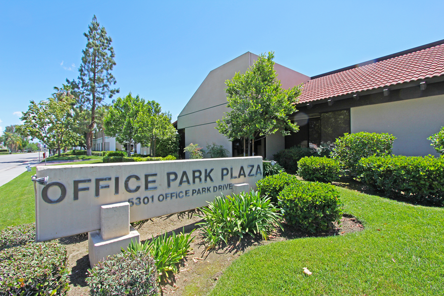 5301 Office Park Dr, Bakersfield, CA à vendre - Photo du bâtiment - Image 1 de 1