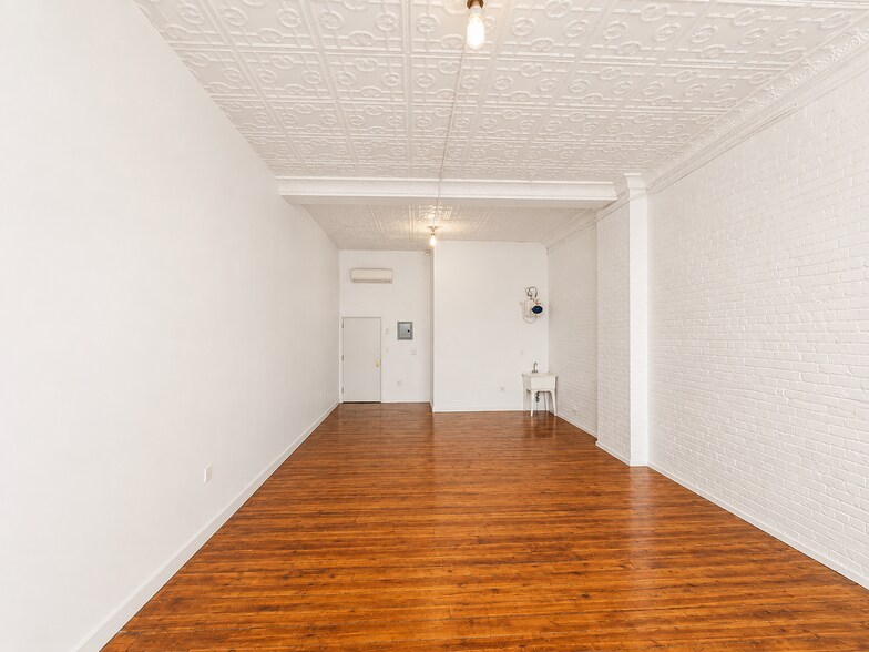 622-626 Broadway, Brooklyn, NY for lease - Building Photo - Image 3 of 3