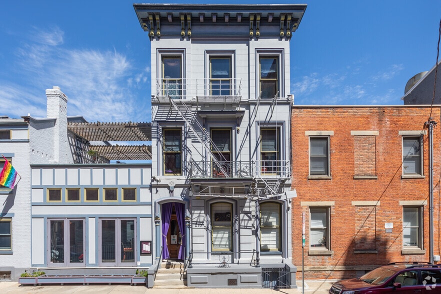 210 W 14th St, Cincinnati, OH à louer - Photo du bâtiment - Image 2 de 2