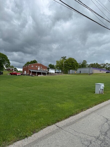 4 McCoy Ln, Washington, PA à vendre - Photo du bâtiment - Image 3 de 6