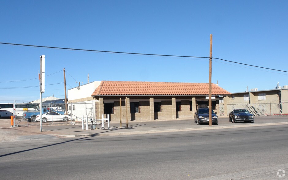 4601 Titanic Ave, El Paso, TX à vendre - Photo du bâtiment - Image 2 de 4