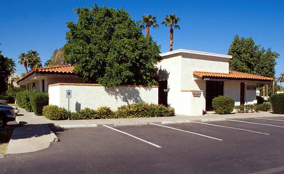 2111-2115 E Southern Ave, Tempe, AZ à vendre - Photo du bâtiment - Image 1 de 2
