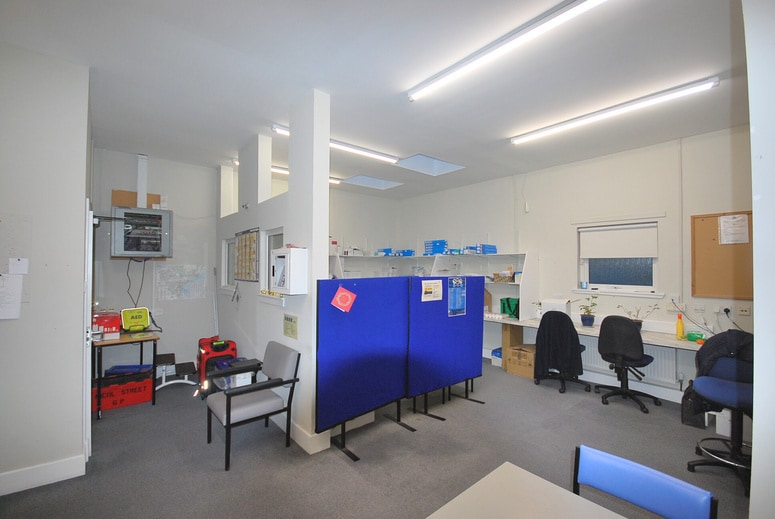 48 Nicol St, Kirkcaldy for sale - Interior Photo - Image 3 of 5