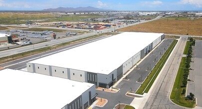 1455 S 5600 W, Salt Lake City, UT à louer Photo du bâtiment- Image 1 de 6