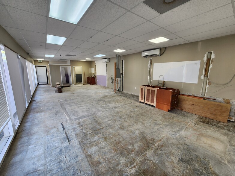 2070 N King St, Honolulu, HI for lease - Interior Photo - Image 2 of 12