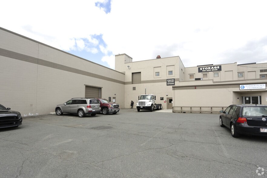 71 Linden St, Lynn, MA à louer - Photo du bâtiment - Image 3 de 20