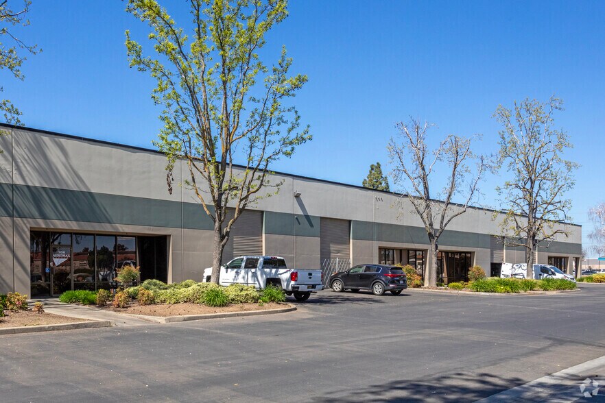 4603 N Brawley Ave, Fresno, CA à louer - Photo du bâtiment - Image 2 de 14