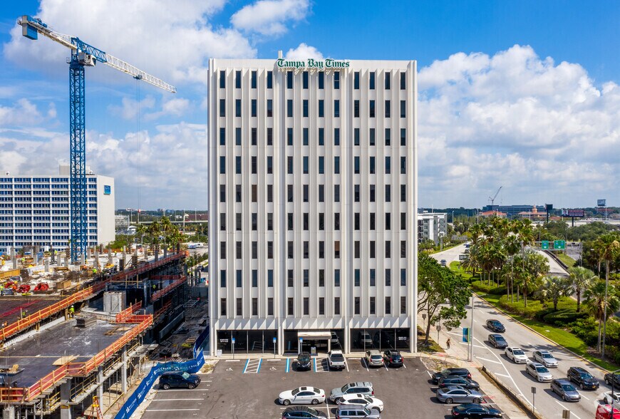 1000 N Ashley Dr, Tampa, FL à louer - Photo du bâtiment - Image 3 de 19