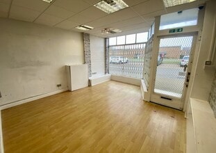 96 Clarence Rd, Leighton Buzzard for lease Building Photo- Image 1 of 5