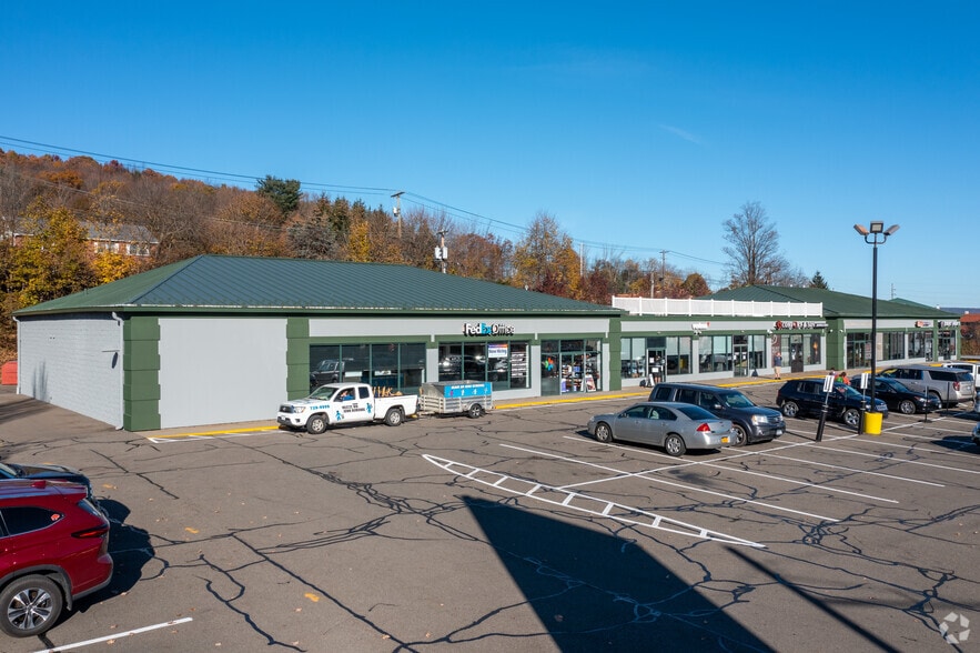 3951 Vestal Pky E, Vestal Township, NY for lease - Building Photo - Image 2 of 4