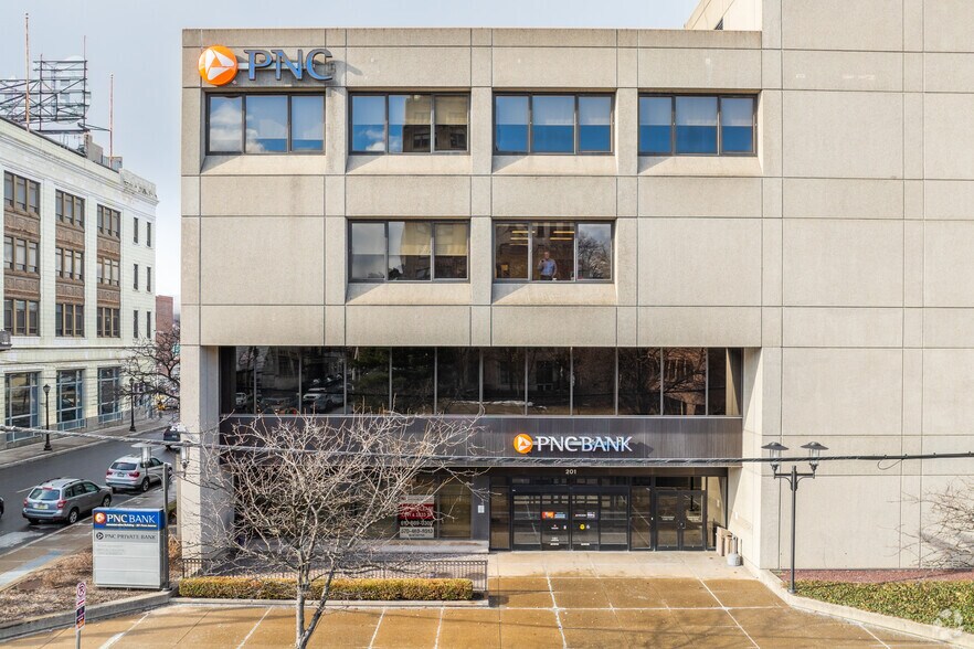201 Penn Ave, Scranton, PA à louer - Photo du bâtiment - Image 2 de 7