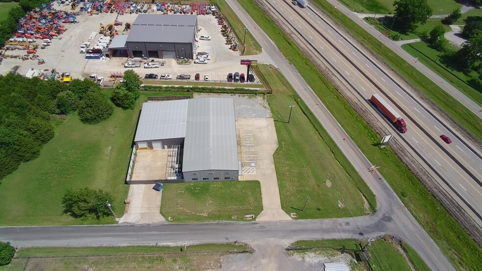 14555 Hwy 75, Van Alstyne, TX for lease - Building Photo - Image 3 of 17