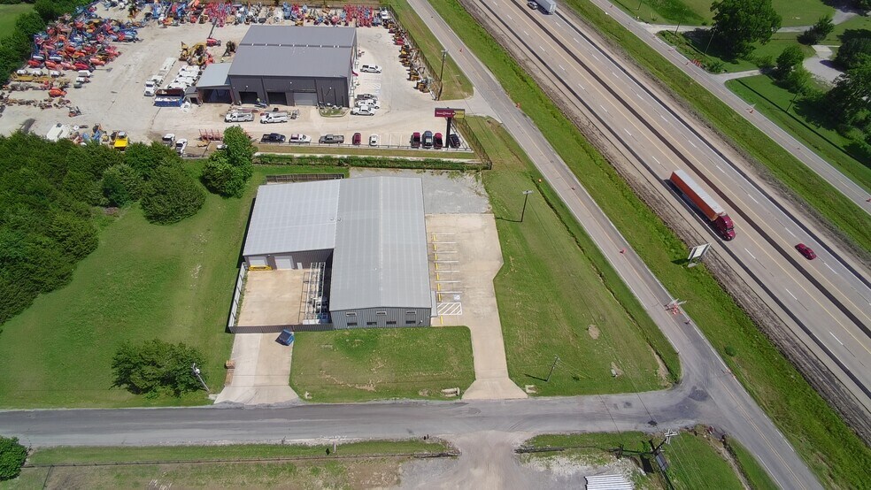 14555 Hwy 75, Van Alstyne, TX à louer - Photo du bâtiment - Image 3 de 17