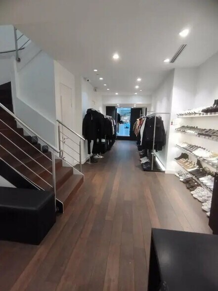 Retail in Strasbourg for lease - Building Photo - Image 3 of 3