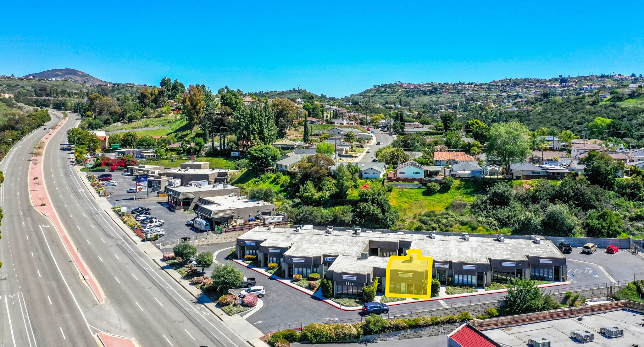 7525 Mission Gorge Rd, San Diego, CA à louer Photo principale- Image 1 de 4