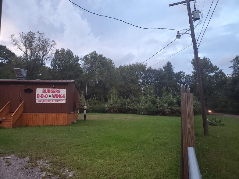 18810 Johnson Rd, Conroe, TX à vendre - Photo intérieure - Image 3 de 4