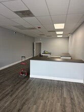 221 Tamiami Trl, Nokomis, FL for lease Interior Photo- Image 1 of 8