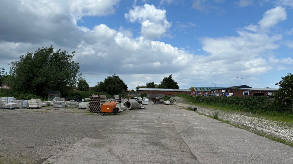 Island Carr Rd, Brigg à louer - Autre - Image 1 de 4