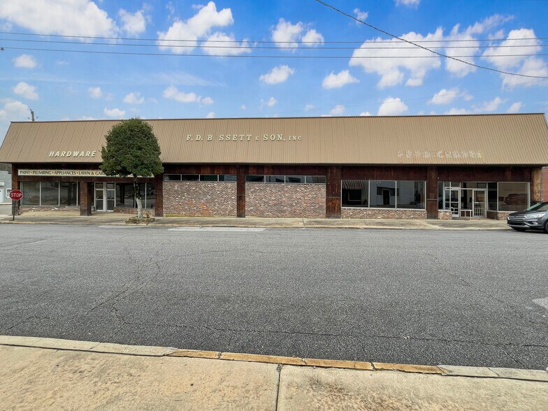 120 Ash St, Spring Hope, NC à vendre - Photo du bâtiment - Image 3 de 12