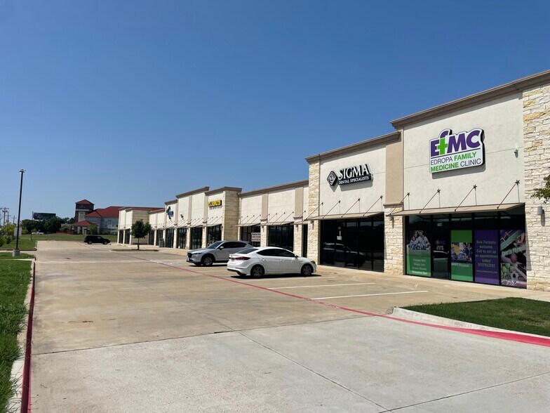 429 E Interstate 30, Garland, TX à louer - Photo du bâtiment - Image 2 de 3