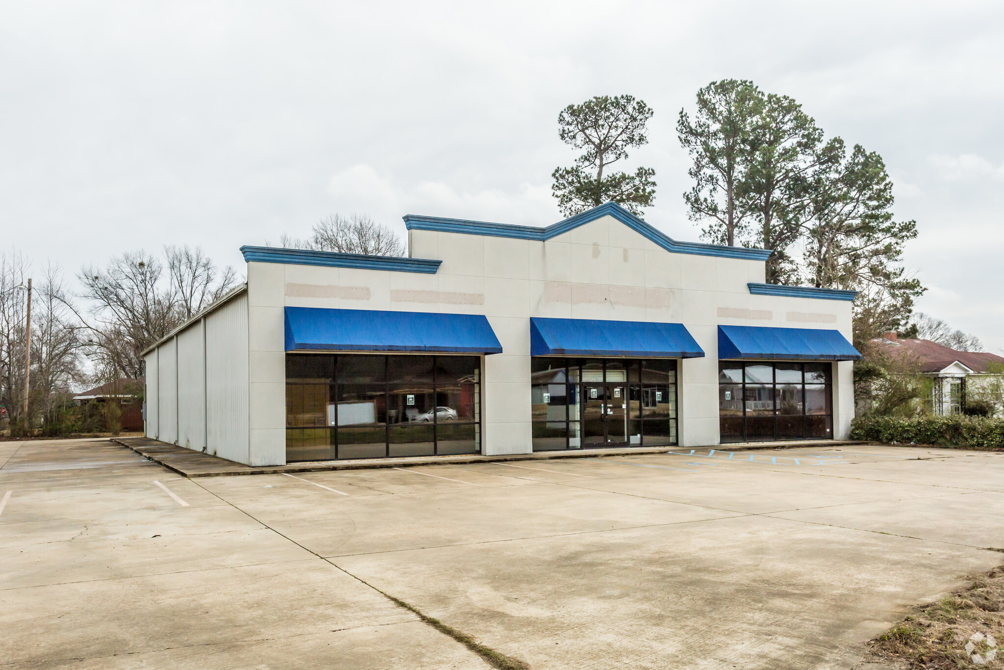 2166 Commerce St, Grenada, MS for sale Primary Photo- Image 1 of 1