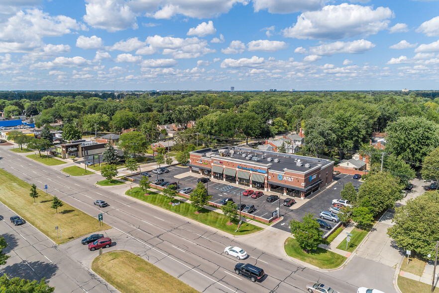 30252-30278 Woodward Ave, Royal Oak, MI à vendre - Photo du bâtiment - Image 1 de 1