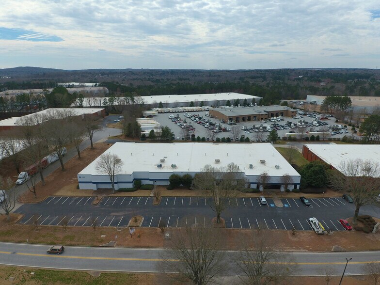 1560 Westfork Dr, Lithia Springs, GA à louer - Photo du bâtiment - Image 3 de 5