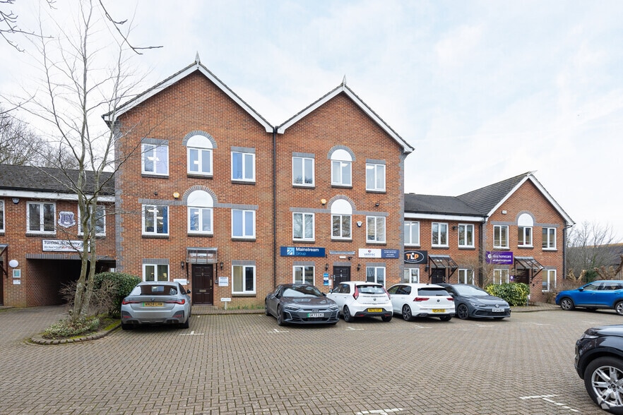 Armstrong Rd, Maidstone à louer - Photo du bâtiment - Image 2 de 3