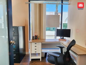 17200 Ventura Blvd, Encino, CA à louer Photo intérieure- Image 2 de 3