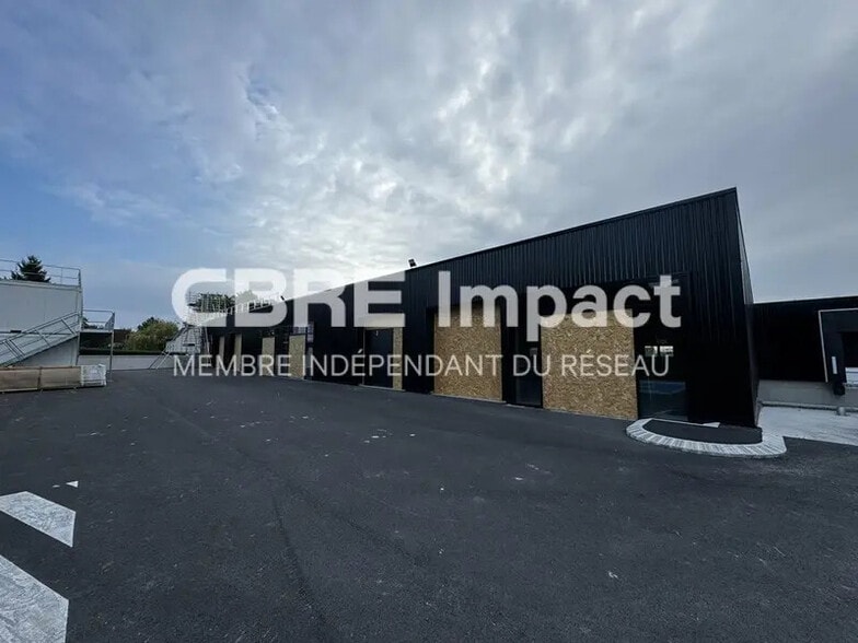 Flex in Cormontreuil for lease - Building Photo - Image 2 of 4