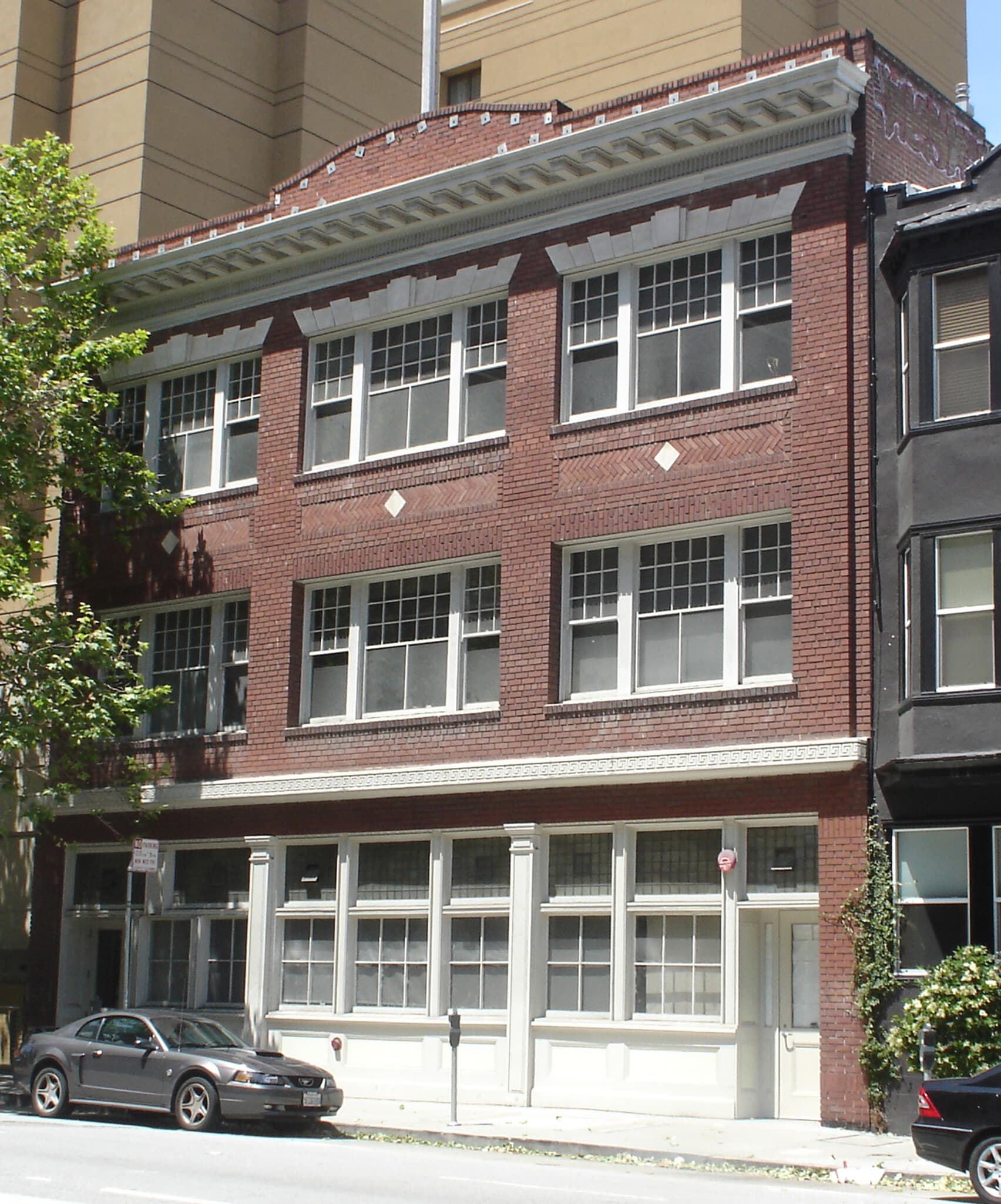576 Folsom St, San Francisco, CA for lease Building Photo- Image 1 of 8