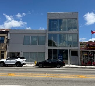 Plus de détails pour 645 NE 125th St, North Miami, FL - Bureau à louer