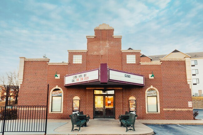 More details for 333 W Albany St, Broken Arrow, OK - Retail for Sale