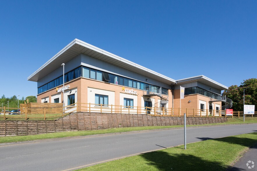 Lakeside Dr, Newport à louer - Photo du bâtiment - Image 2 de 2