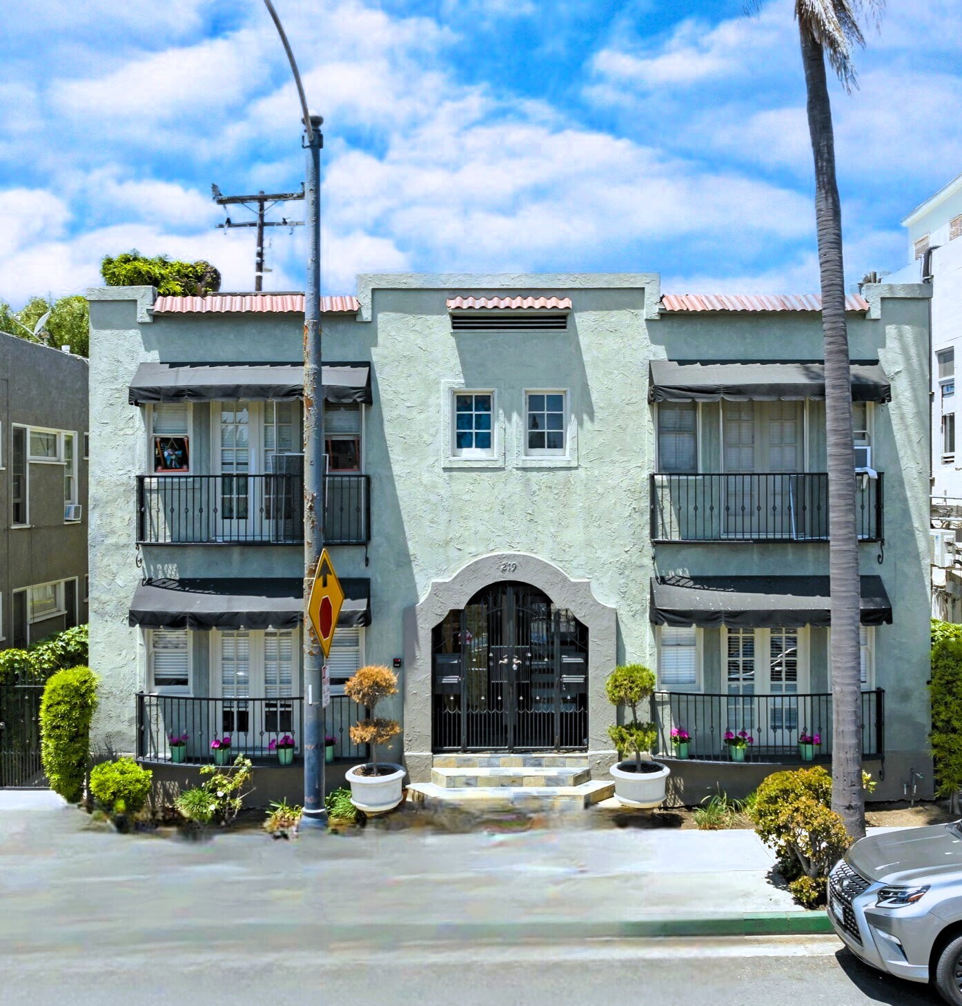 219 Redondo Ave, Long Beach, CA à vendre Photo du bâtiment- Image 1 de 1