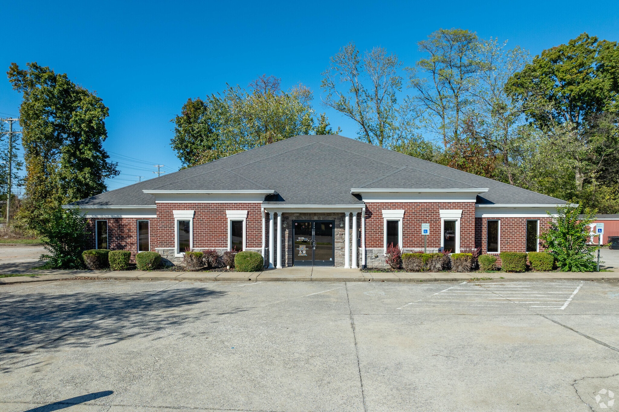 375 Dover Rd, Clarksville, TN for lease Building Photo- Image 1 of 8