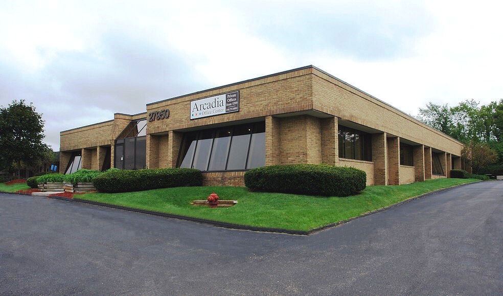 27950 Orchard Lake Rd, Farmington Hills, MI à louer - Photo du bâtiment - Image 1 de 1