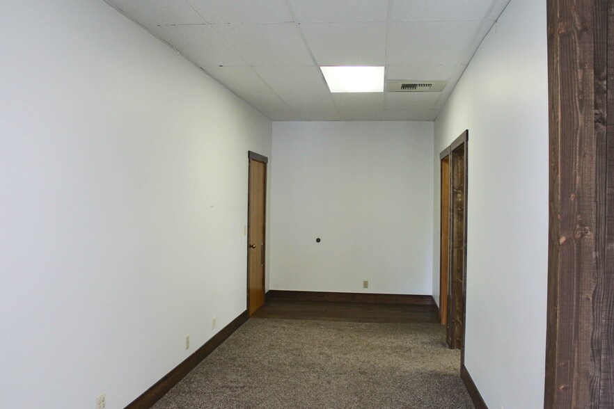56870 Venture Ln, Sunriver, OR à louer - Photo du bâtiment - Image 3 de 8