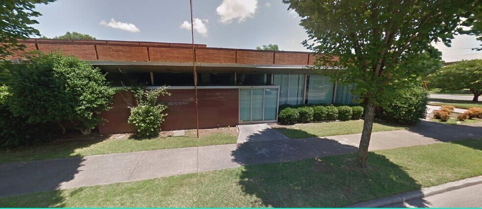 305 S Thornton Ave, Dalton, GA à louer - Photo du bâtiment - Image 1 de 1
