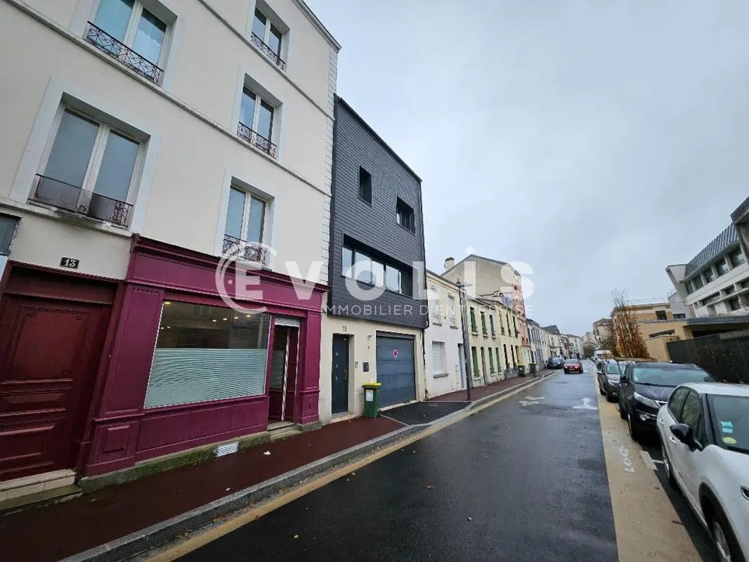 Office in Malakoff for sale Building Photo- Image 1 of 12