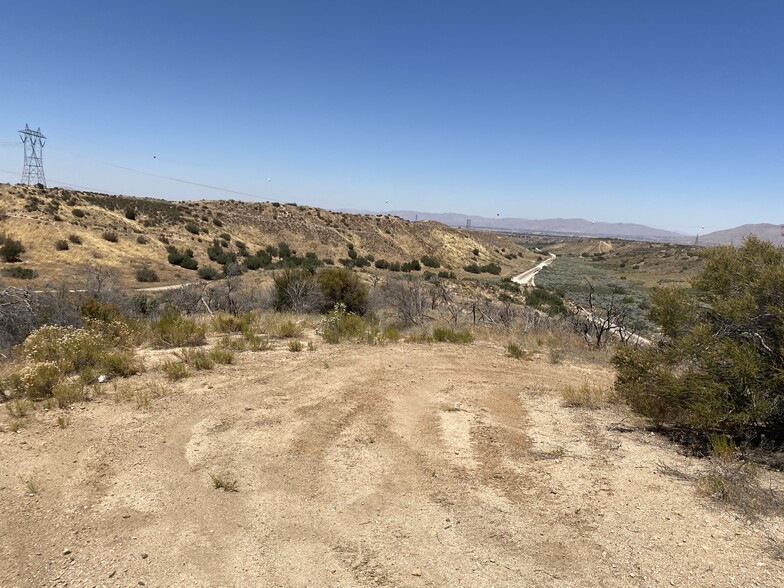 5 Acres Old Dump Road, Hesperia, CA à vendre - Photo principale - Image 1 de 1