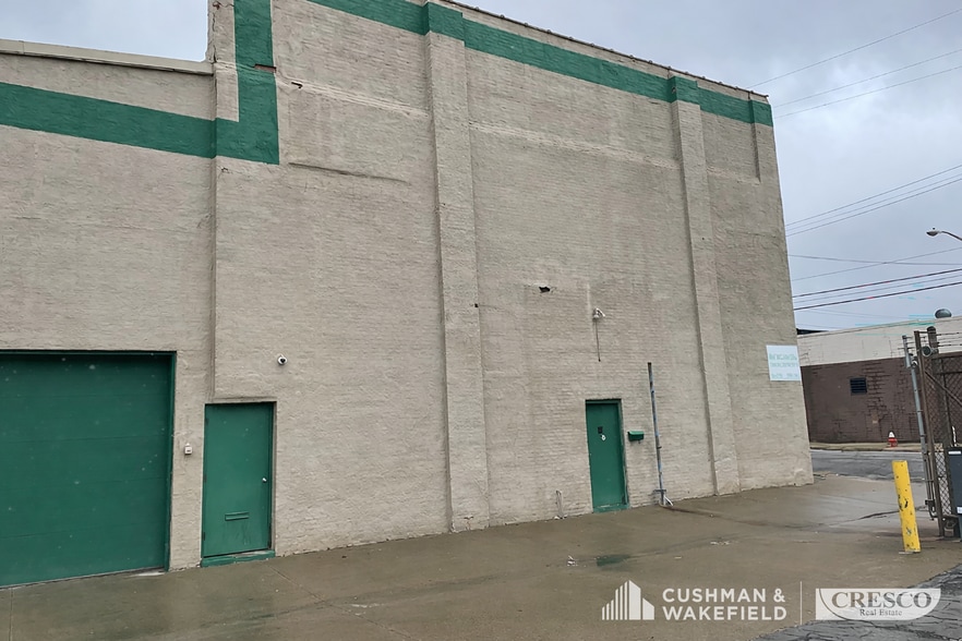 1200 E 49th St, Cleveland, OH à vendre - Photo du bâtiment - Image 2 de 9
