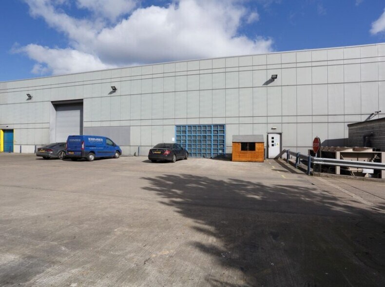 Industriel dans Mace Ln, Ashford à louer - Photo du bâtiment - Image 1 de 3