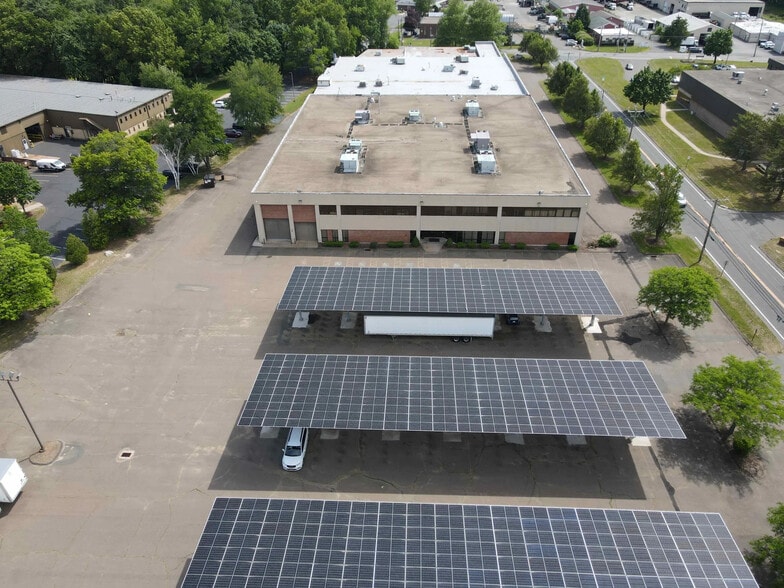 8 Nutmeg Rd S, South Windsor, CT for lease - Building Photo - Image 3 of 13