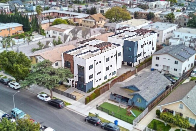 More details for 550 W 47th St, Los Angeles, CA - Multifamily for Sale