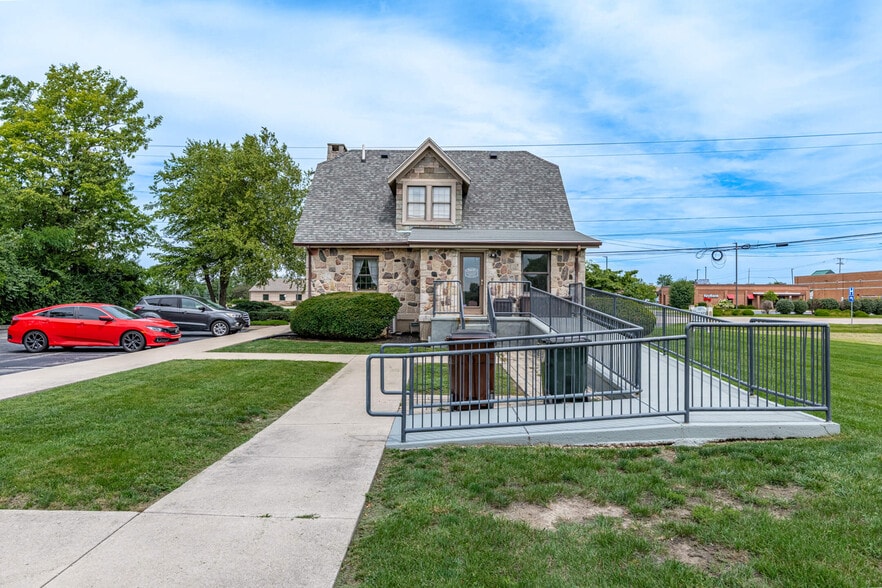 3299 Kemp Rd, Dayton, OH for sale - Building Photo - Image 3 of 18