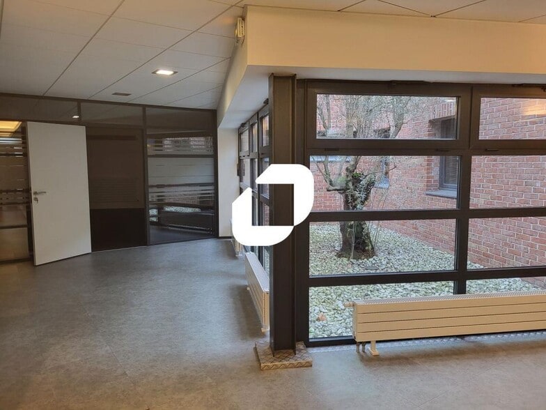 Rue Delesalle, La Madeleine for sale - Interior Photo - Image 2 of 13