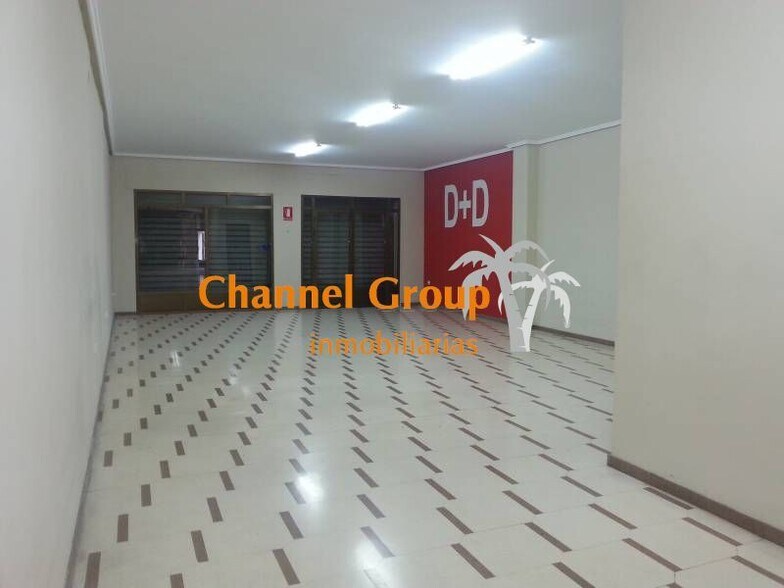 Commerce de détail dans Elche, Alicante à louer - Photo du bâtiment - Image 2 de 6