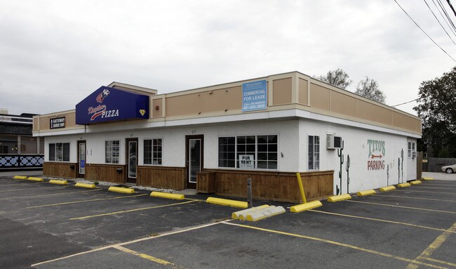 More details for 651 & 657-661 W. Main Road – Retail for Sale, Middletown, RI